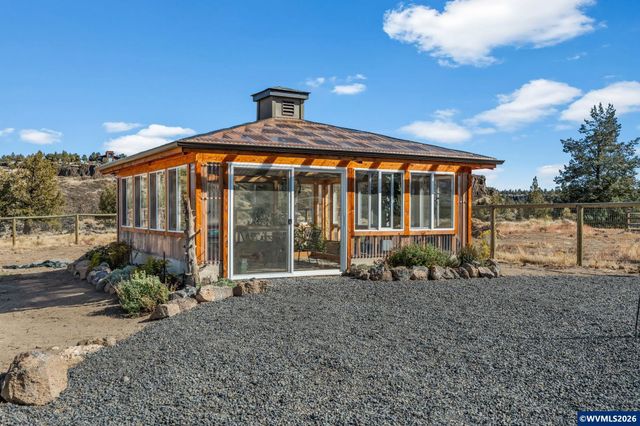 4685 SW Trout Rd, Terrebonne, OR 97760