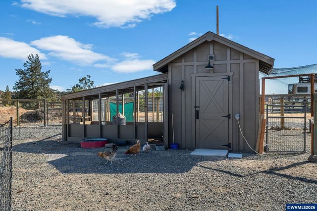 4685 SW Trout Rd, Terrebonne, OR 97760