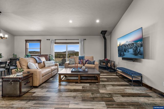 4685 SW Trout Rd, Terrebonne, OR 97760