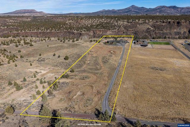 4685 SW Trout Rd, Terrebonne, OR 97760