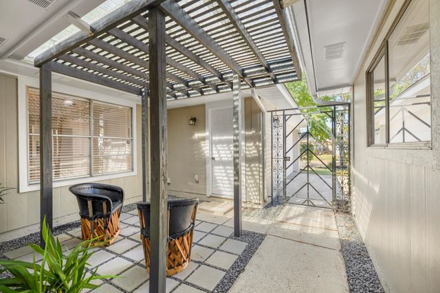 2531 Colonial Ridge Drive, Friendswood, TX 77546