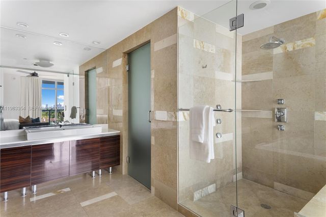 3737 Collins Ave S-803, Miami Beach, FL 33140