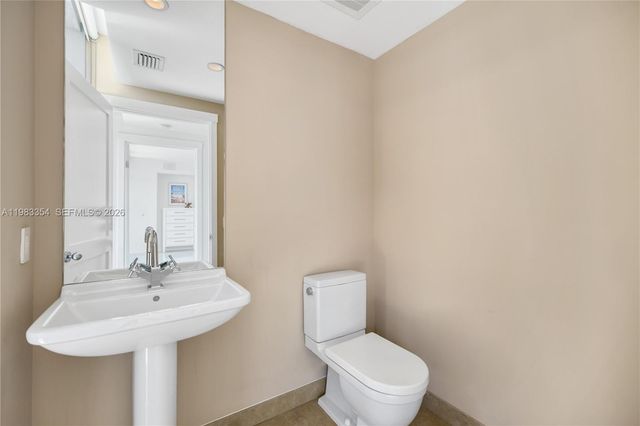 3737 Collins Ave S-803, Miami Beach, FL 33140