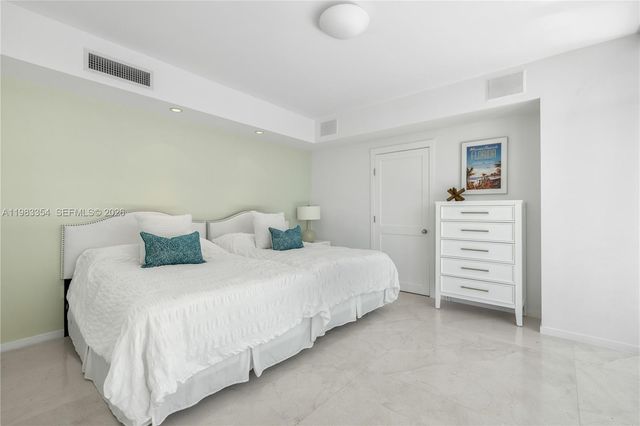 3737 Collins Ave S-803, Miami Beach, FL 33140