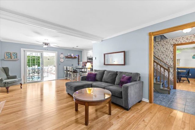 37 Countryside Drive, Essex, VT 05452