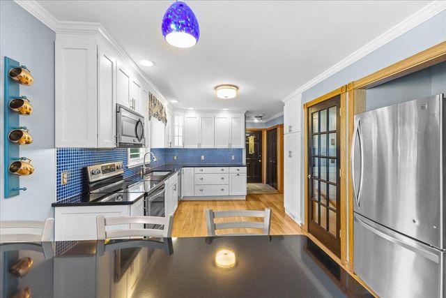 37 Countryside Drive, Essex, VT 05452