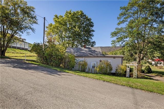 154 Findley St, New Baltimore Boro, PA 15553