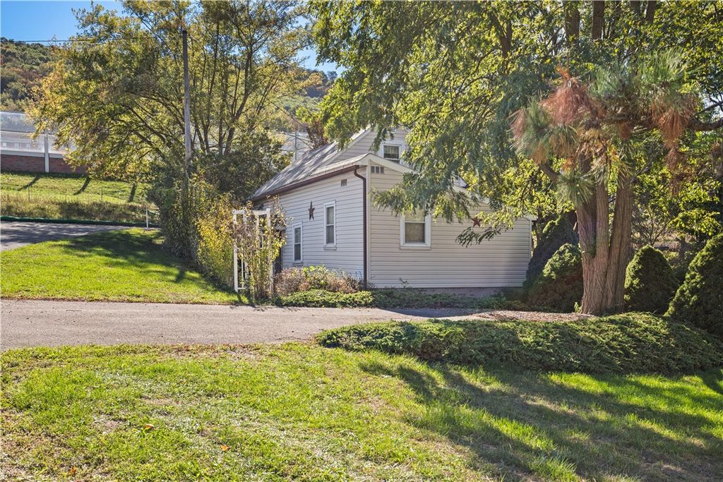 154 Findley St, New Baltimore Boro, PA 15553