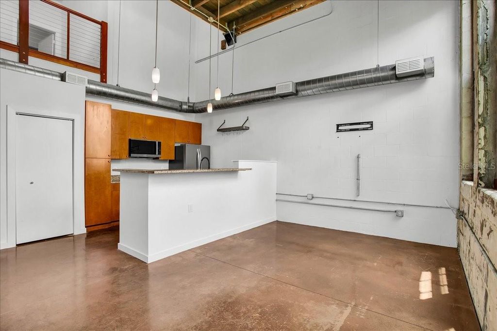 Image 18 of property listing at 2001 E 2ND AVENUE 24, Tampa, FL 33605