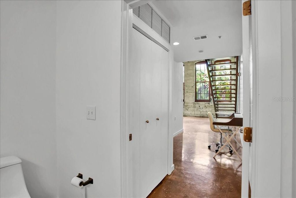 Image 3 of property listing at 2001 E 2ND AVENUE 24, Tampa, FL 33605