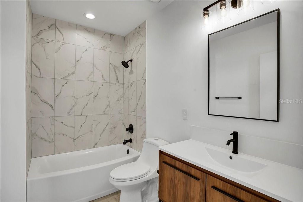 Image 30 of property listing at 2001 E 2ND AVENUE 24, Tampa, FL 33605