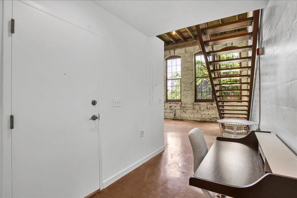 Image 4 of property listing at 2001 E 2ND AVENUE 24, Tampa, FL 33605