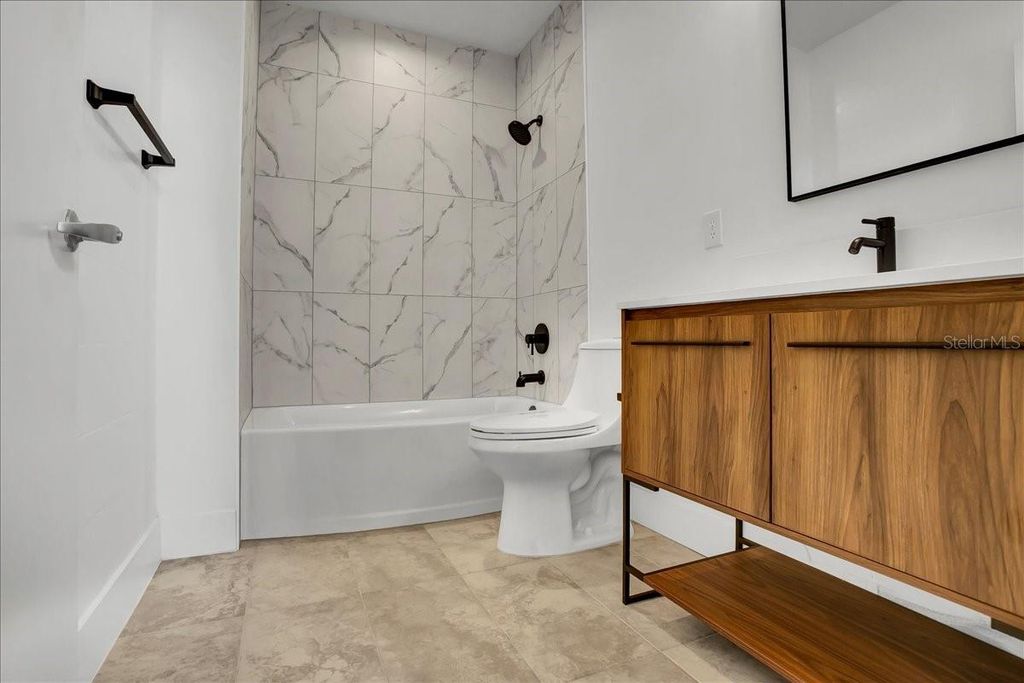 Image 33 of property listing at 2001 E 2ND AVENUE 24, Tampa, FL 33605