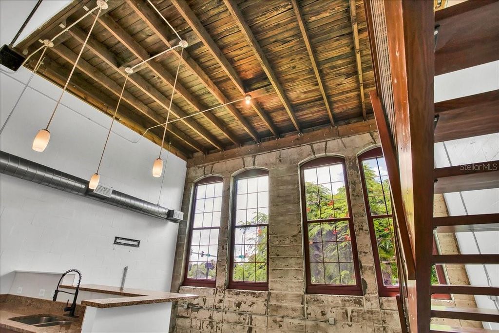 Image 37 of property listing at 2001 E 2ND AVENUE 24, Tampa, FL 33605