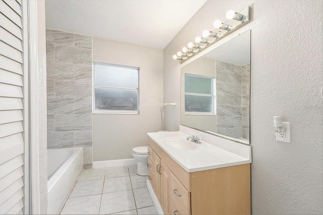 4260 NARVAREZ WAY S, St Petersburg, FL 33712