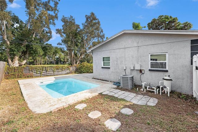 4260 NARVAREZ WAY S, St Petersburg, FL 33712