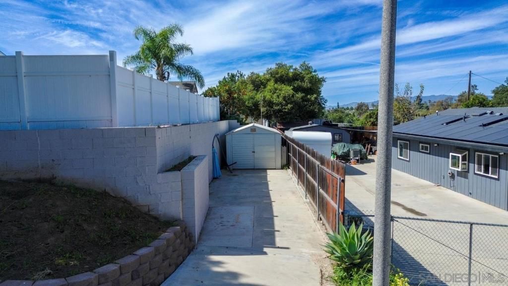 Image 30 of property listing at 1217 Juliette Place, Fallbrook, CA 92028