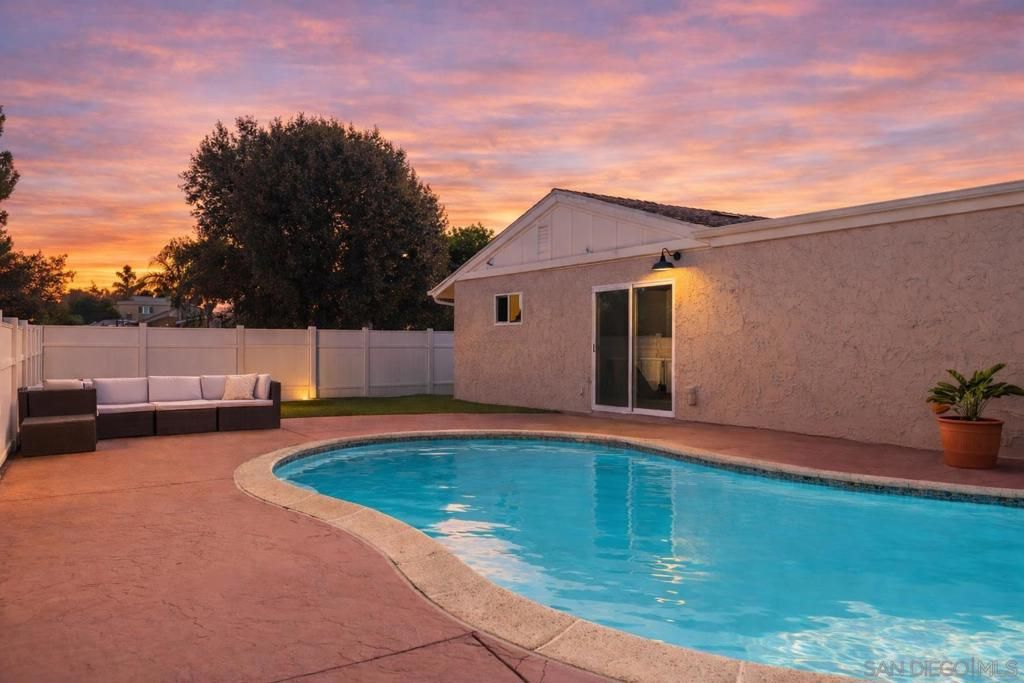 Image 7 of property listing at 1217 Juliette Place, Fallbrook, CA 92028