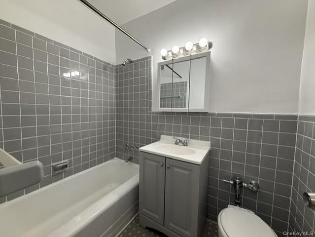 102-30 Queens Boulevard 3H, Forest Hills, NY 11375