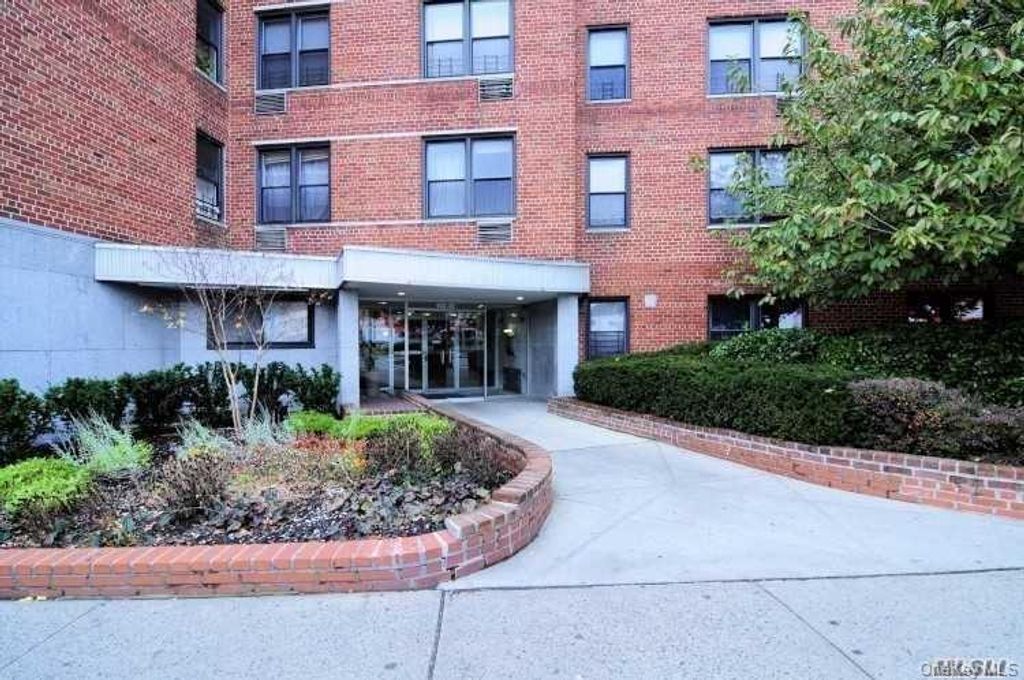 102-30 Queens Boulevard 3H, Forest Hills, NY 11375