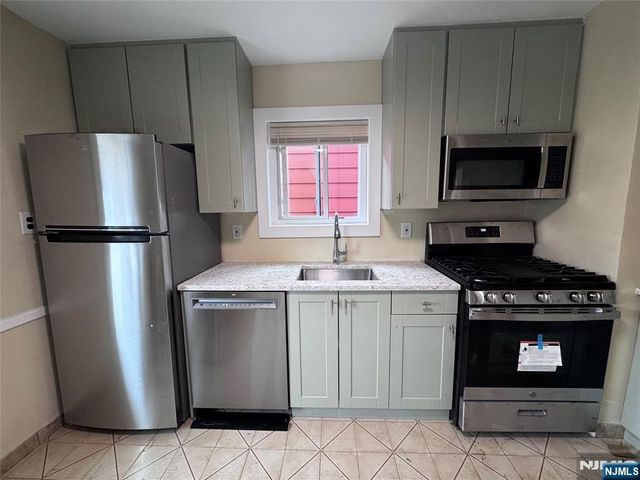 380 Park Avenue 2 Floor, Fairview, NJ 07022