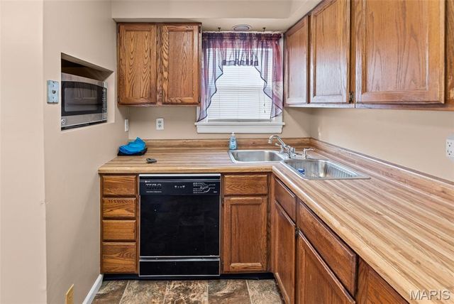 608 Milton Road, Alton, IL 62002