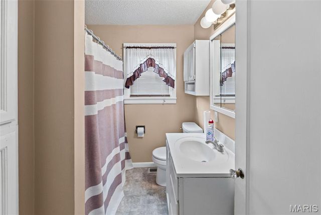 608 Milton Road, Alton, IL 62002