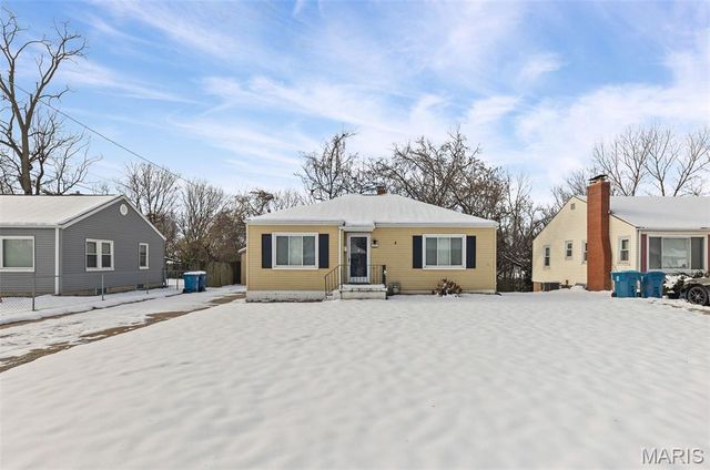 608 Milton Road, Alton, IL 62002