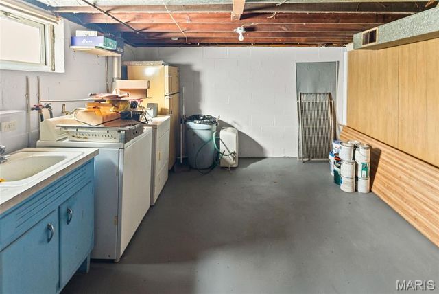 608 Milton Road, Alton, IL 62002