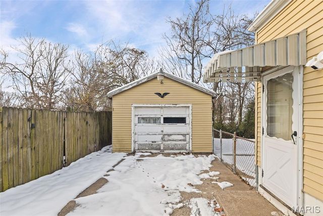 608 Milton Road, Alton, IL 62002