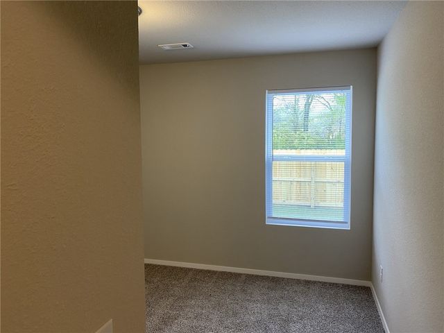 928 E Bunting Street, Fayetteville, AR 72701