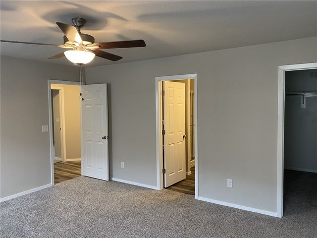 928 E Bunting Street, Fayetteville, AR 72701