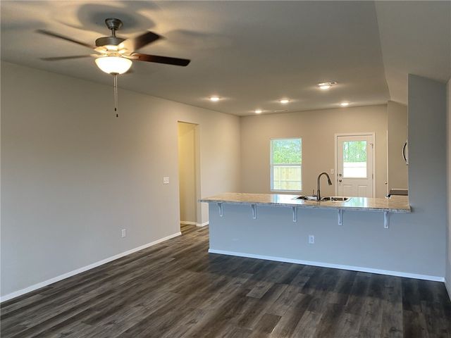 928 E Bunting Street, Fayetteville, AR 72701