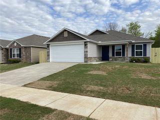 928 E Bunting Street, Fayetteville, AR 72701