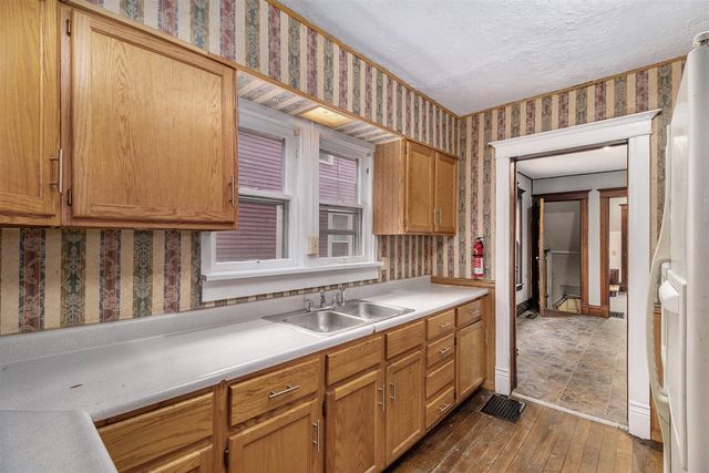 712 W Vine Street, Kalamazoo, MI 49008