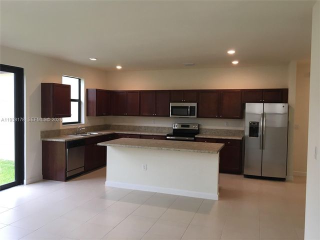 191 SE 35 TH AV., Homestead, FL 33033