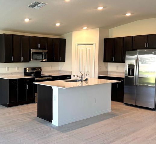 3615 NATURAL TRACE STREET, Plant City, FL 33565