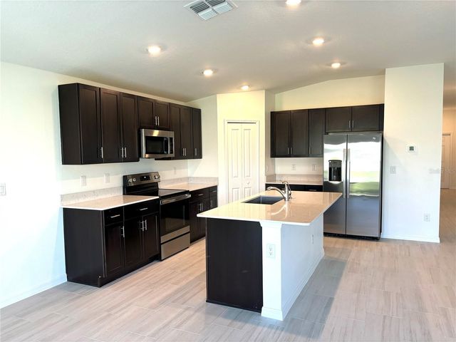 3615 NATURAL TRACE STREET, Plant City, FL 33565