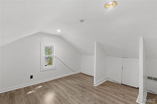 3500 Central Place, Beverly Hills, MO 63121