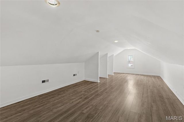 3500 Central Place, Beverly Hills, MO 63121