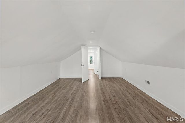 3500 Central Place, Beverly Hills, MO 63121