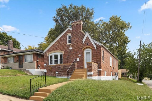 3500 Central Place, Beverly Hills, MO 63121