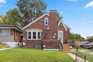 3500 Central Place, Beverly Hills, MO 63121