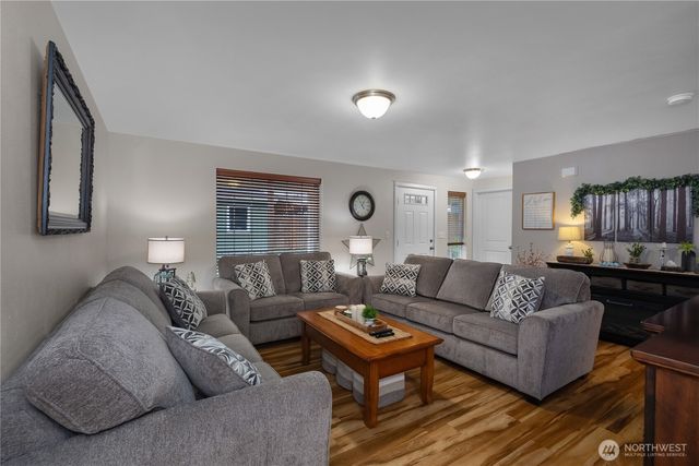 103 S 16th Street, Elma, WA 98541