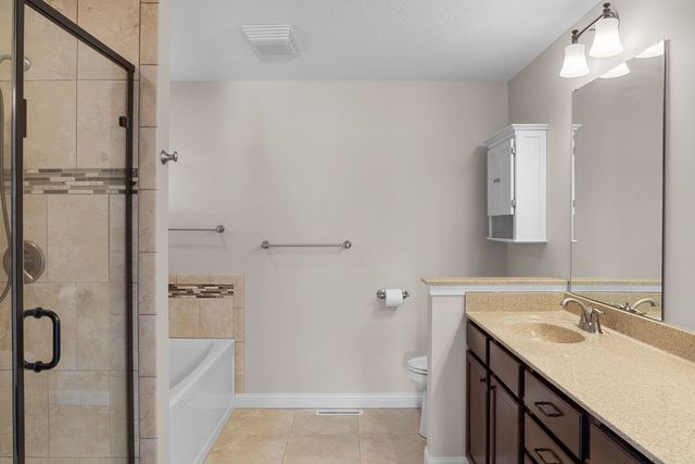 5838 Vanderginst Court, Bettendorf, IA 52722