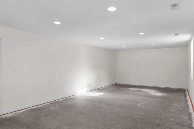 5838 Vanderginst Court, Bettendorf, IA 52722