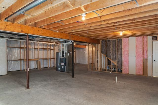 5838 Vanderginst Court, Bettendorf, IA 52722