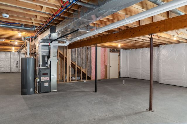 5838 Vanderginst Court, Bettendorf, IA 52722