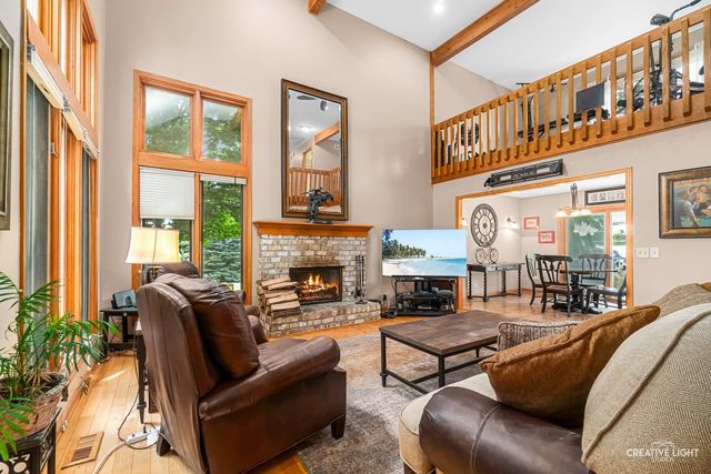 37W907 Bowes Road, Elgin, IL 60124