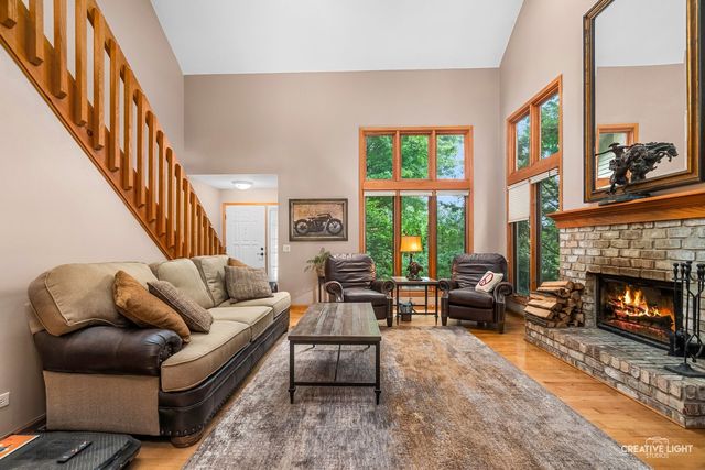 37W907 Bowes Road, Elgin, IL 60124
